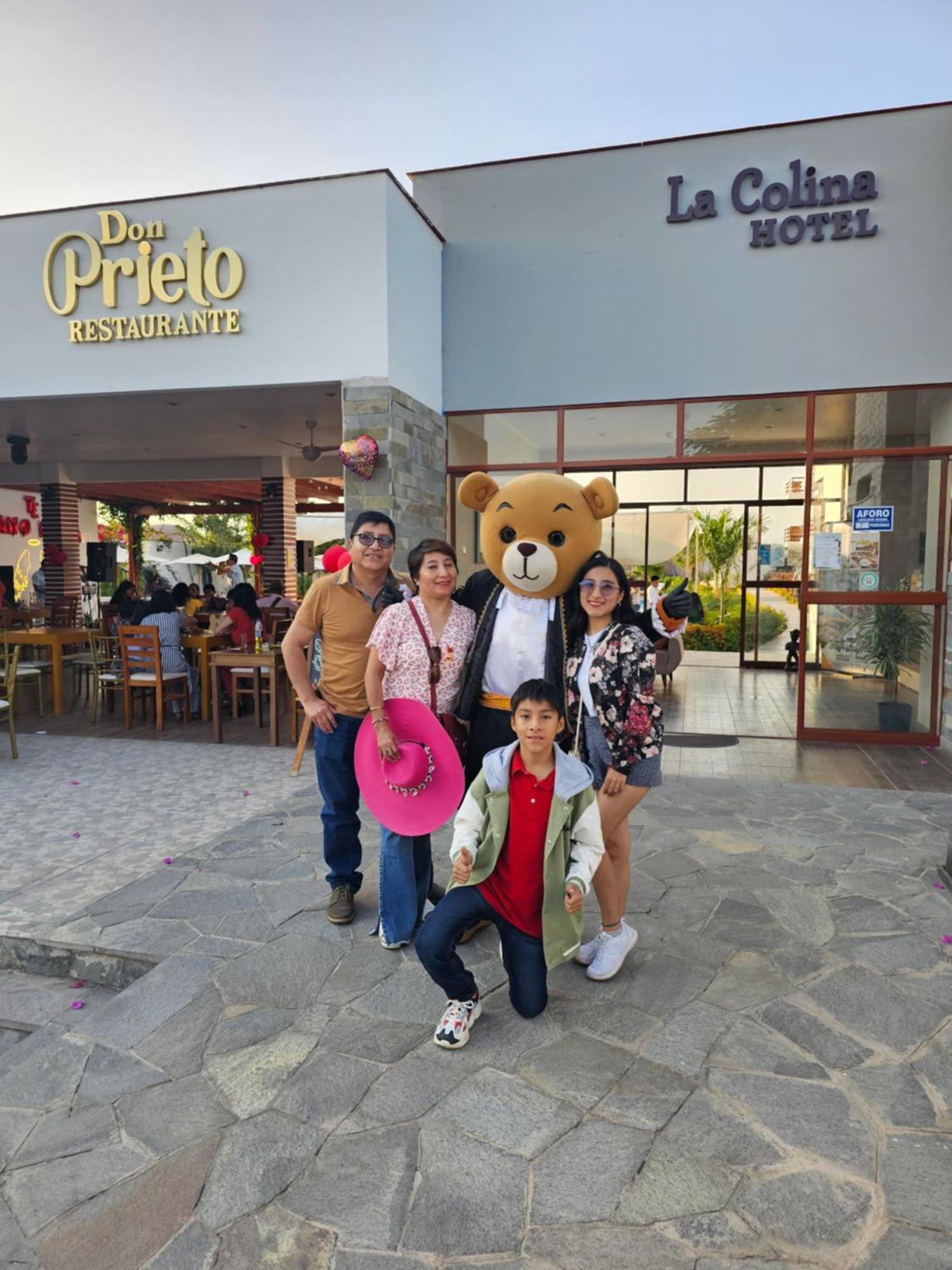 Hotel La Colina Cerro Prieto Exterior foto
